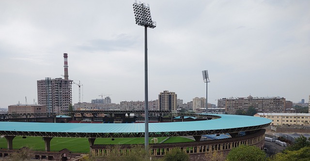 据亦